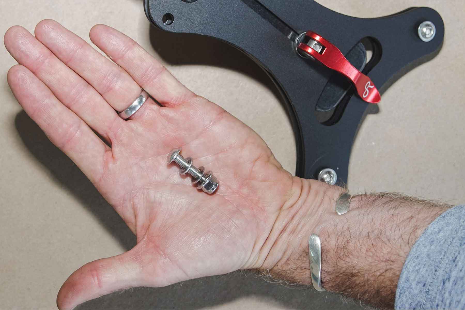 Fork plate screws